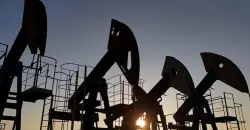 Oil falls on US inventory build and OPEC surplus outlook