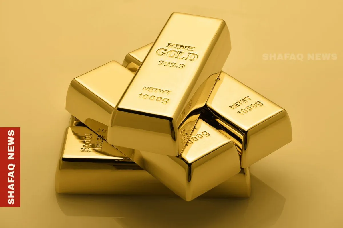 Gold heads for weekly gain as dollar weakens