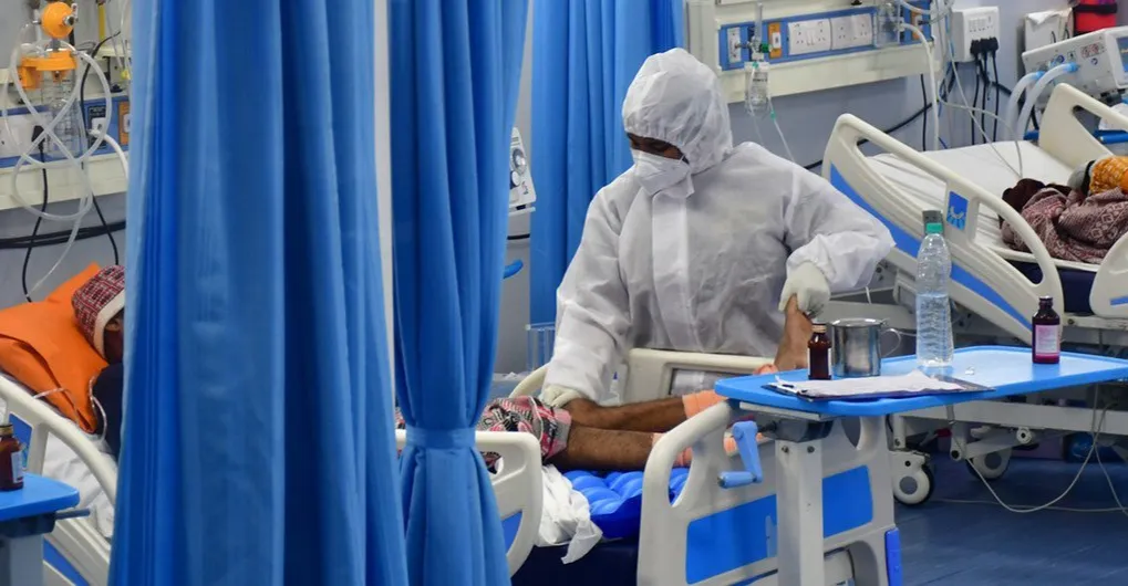 جلطات متناهية الصغر تكشف سر استمرار أعراض "كوفيد" طويل الأمد