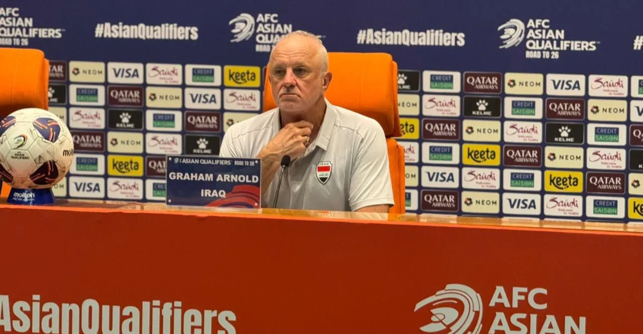 مدرب المنتخب العراقي يطالب الجماهير بدور اللاعب الثاني عشر في المباراة "الحاسمة"