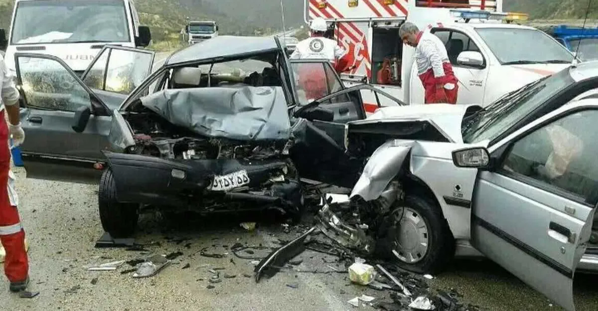 إيران.. مصرع وإصابة 16 شخصاً بحادث سير مروع