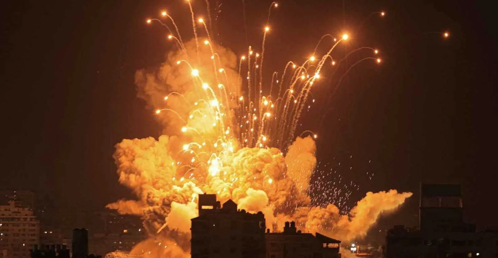 Israeli strikes kill 20+ in Gaza despite truce