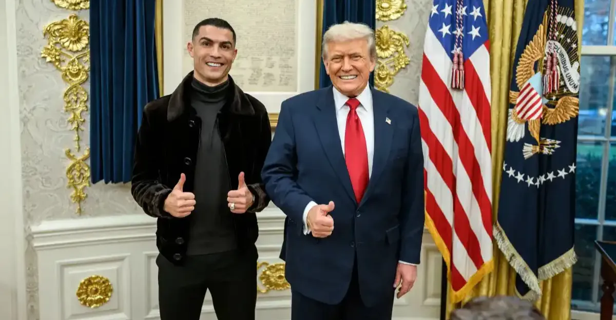 حقق حلم والده.. كريستيانو رونالدو يلتقي ترمب ويحصل على مفتاح البيت الأبيض  (صور)
