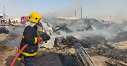 النيران تلتهم معارض في مزاد سفوان بالبصرة.. فيديو