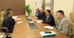 العراق يبحث مع الأمم المتحدة استرداد الأموال المهربة والمطلوبين بقضايا فساد
