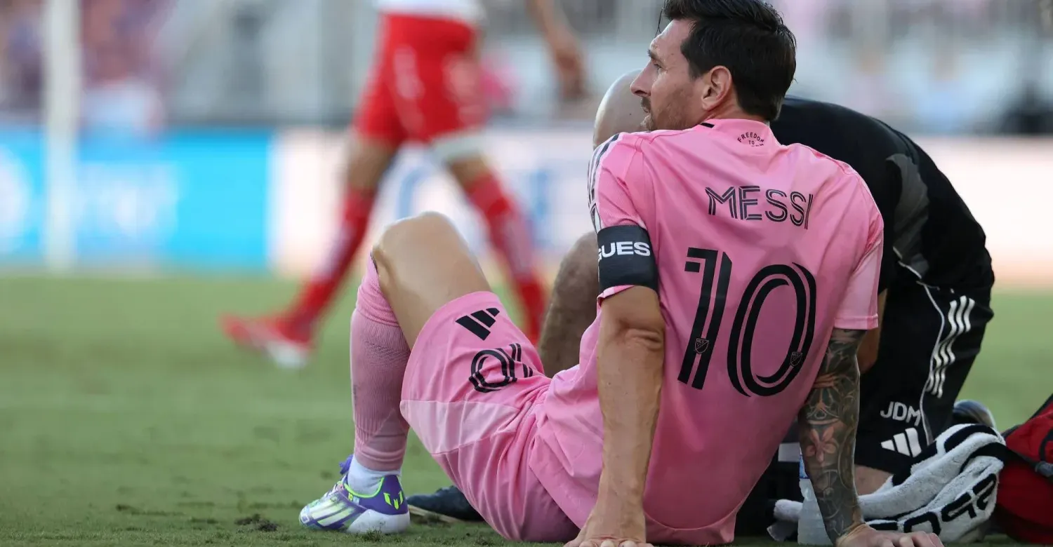 ميسي يرد على مقصية رونالدو بعرض "رباعي" يقود ميامي للنهائي