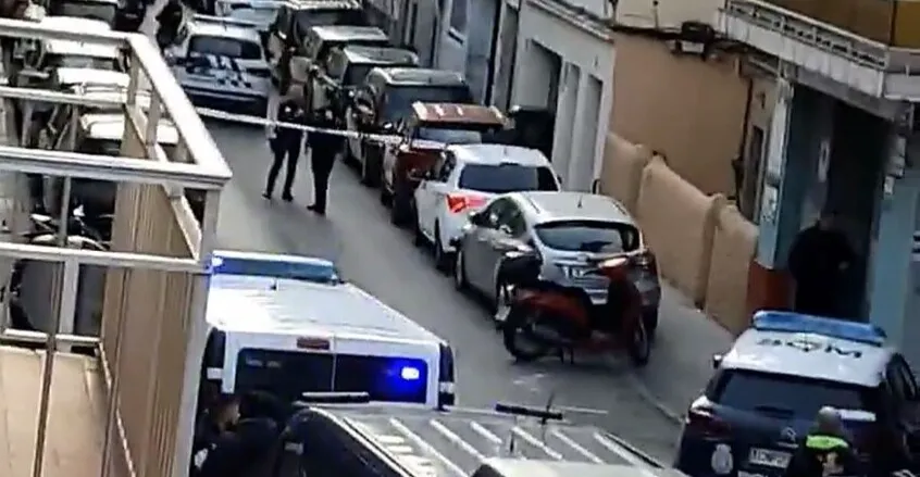 پولیس مەدريد تەقە لە کوڕیگ ناخاڵە کەێد پەلامار ریوارەیل داگە وەگەرد وتن "الله أكبر"