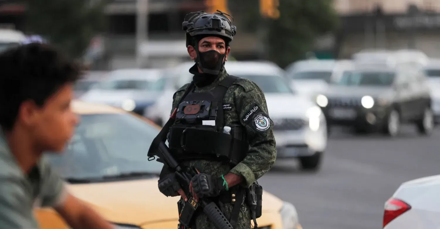 بالتنسيق مع شقيقها..عاملة خدمة تسرق سبائك ذهب وفضة وأموالا من منزل في بغداد