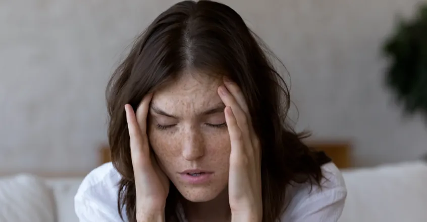 أبرزها الوسادة .. أسباب غير متوقعة للصداع النصفي
