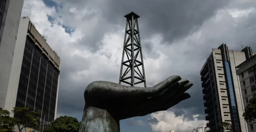 نفطها أكثر من العراق.. تقرير أميركي يكشف منطق ترمب بالتعامل مع فنزويلا