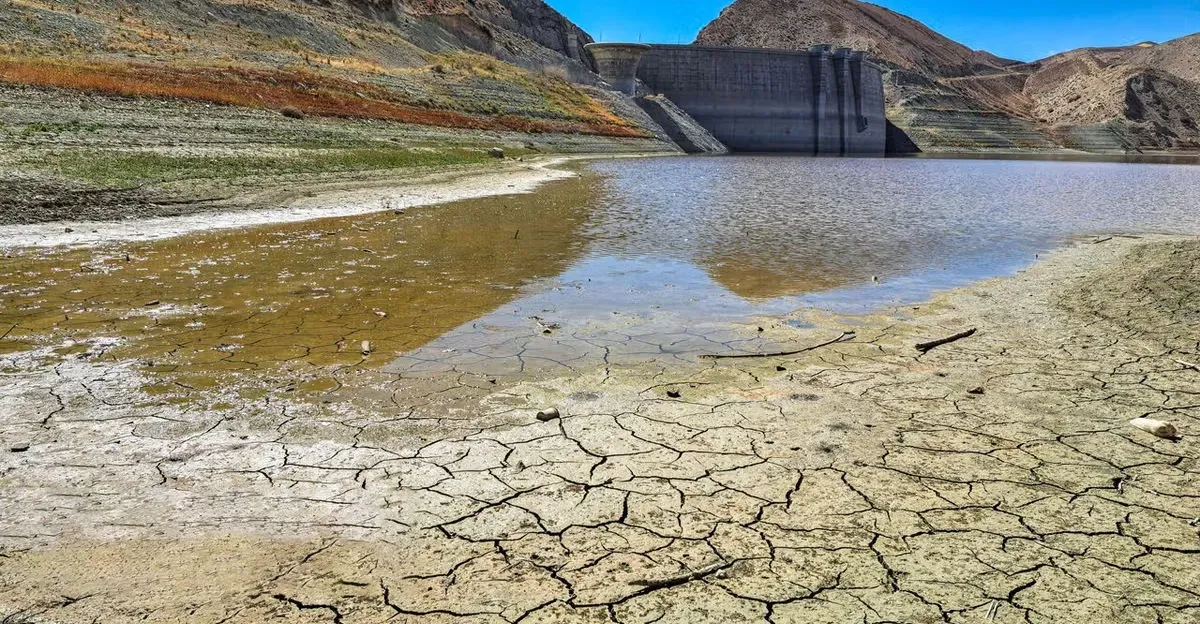 وزير إيراني: سنشتري المياه من أي دولة لمواجهة الجفاف