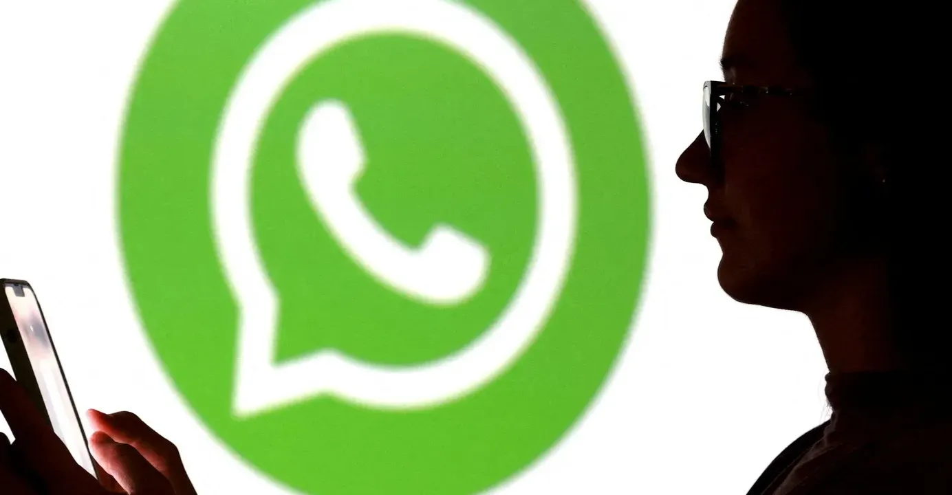 تحقيق أوروبي حول دمج الذكاء الاصطناعي في واتساب