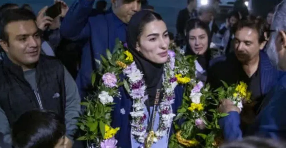 كرمانشاه تستقبل بطلة الكاراتيه الكوردية آتوسا گلشاد‌نژاد بحفاوة