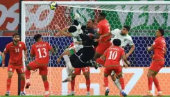 بعشرة لاعبين.. المغرب يعادل عمان في كأس العرب