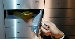 Gold holds steady ahead of Fed rate call
