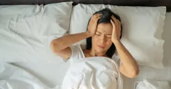 دراسة جديدة: اضطراب مواعيد النوم يربك الساعة البيولوجية ويرفع ضغط الدم