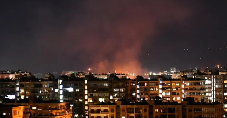 سوريا.. سقوط ثلاث قذائف مجهولة المصدر قرب مطار المزة العسكري