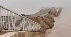 انهيار جزء من جسر الزركة - طوز جراء السيول وتحويل المرور إلى مسار واحد