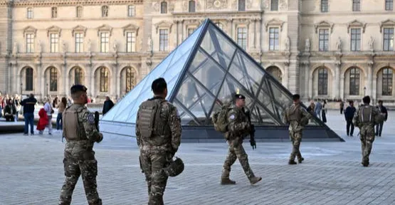 سرقة مجوهرات اللوفر.. مسؤول فرنسي: 30 ثانية كانت ستمنع اللصوص