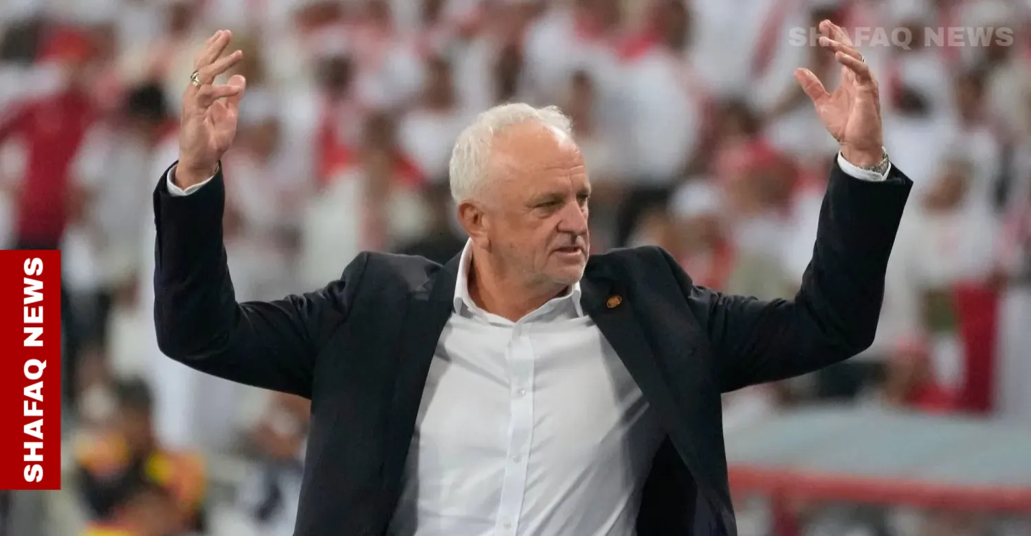 الاتحاد العراقي يمدد عقد أرنولد ويبقيه مدرباً للمنتخب استعداداً للملحق العالمي