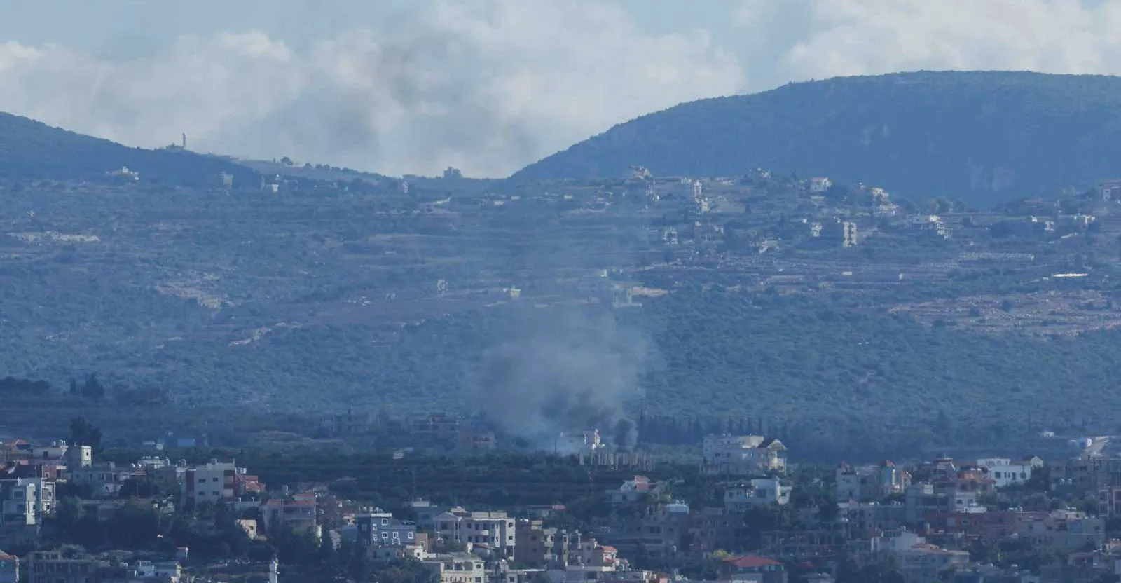 جنوب لبنان.. إسرائيل تغتال "عنصراً بارزاً" في حزب الله