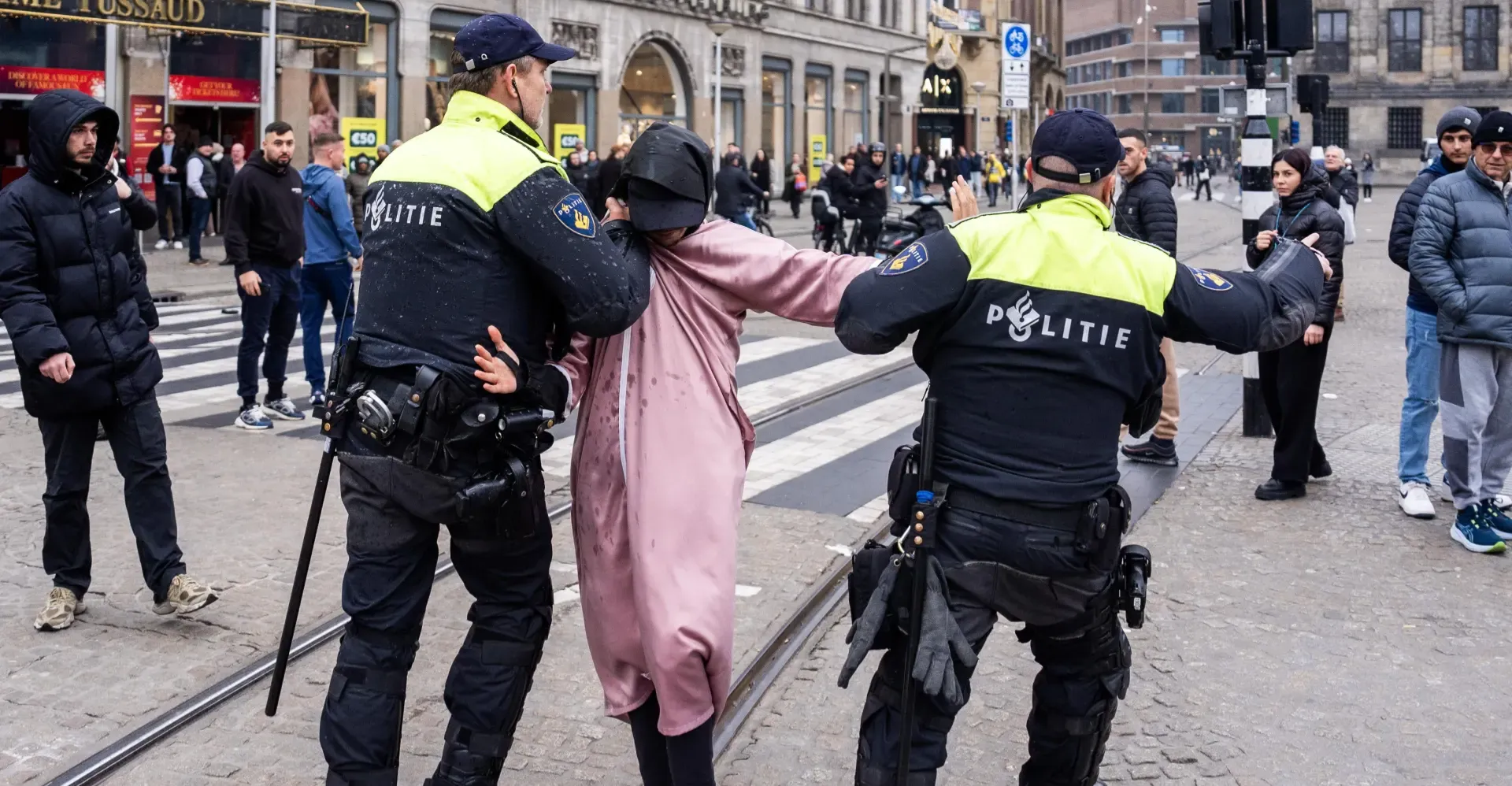 اعتقال 22 شخصاً في صدامات خلال حفل إسرائيلي بهولندا