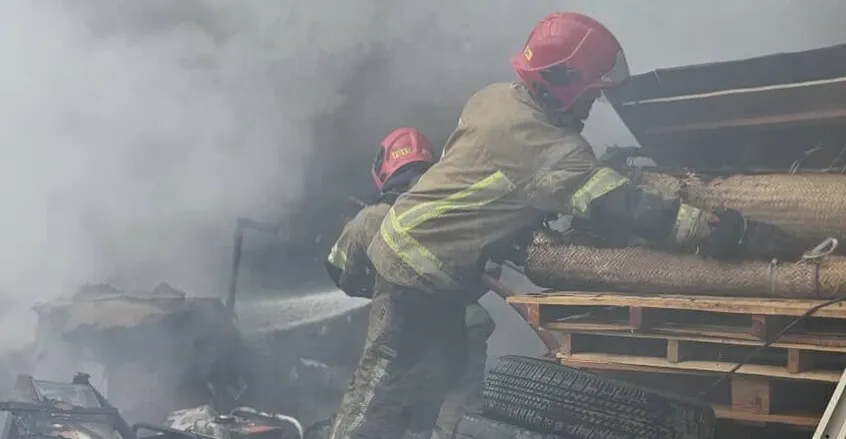 مصرع 9 عمال بتسرب غازي في ورشة وسط إيران