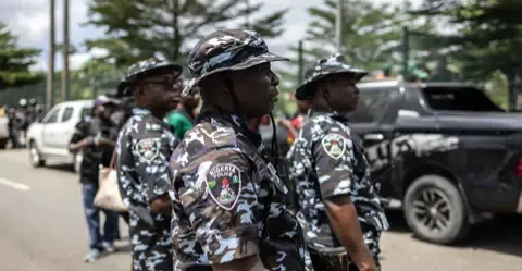 مقتل واختطاف 15 شخصاً بهجوم مسلح في نيجيريا