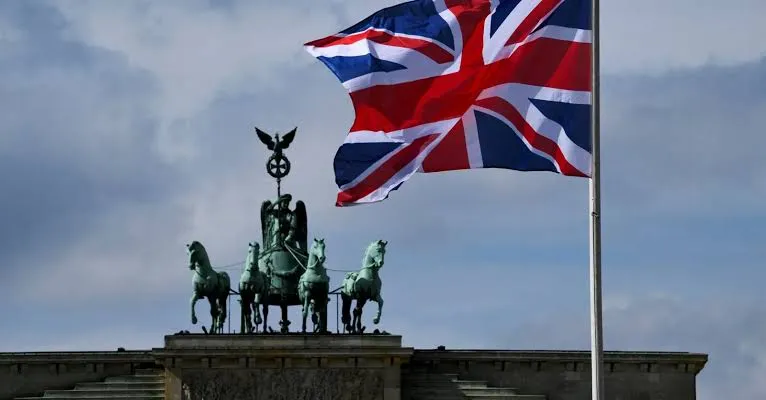 عقوبات بريطانية على قادة عسكريين وفصائل مسلحة متهمين بأعمال العنف في سوريا