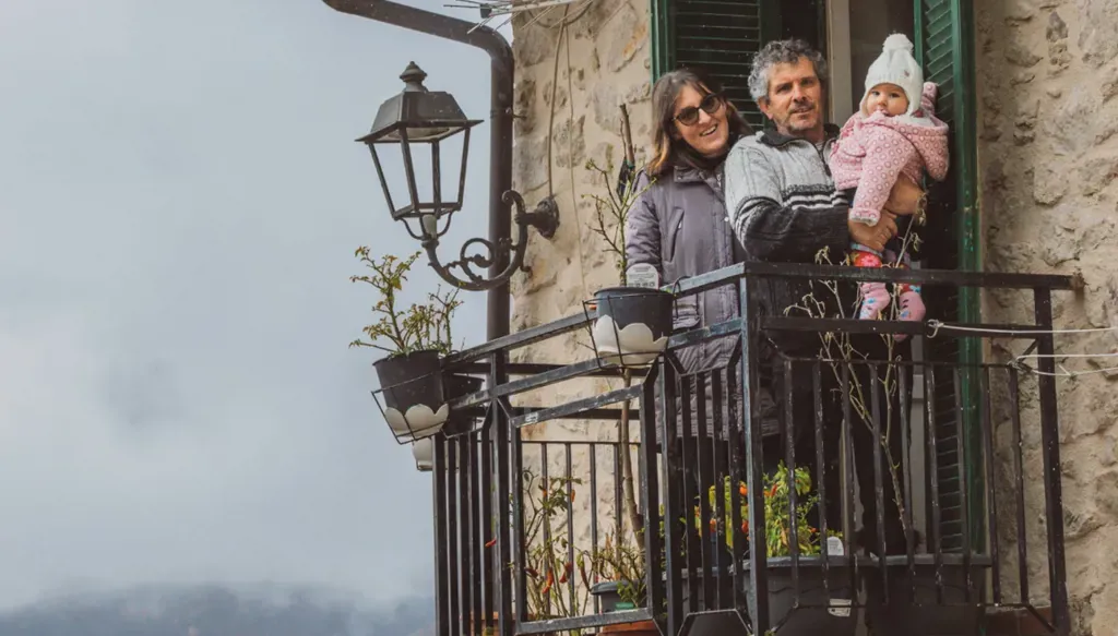 "زمسان دیمۆگرافی"... لەداڵگبوین مناڵیگ دویای 30 ساڵ ژیان ئەرا ئاواییگ ئیتاڵی گلەو دەێد