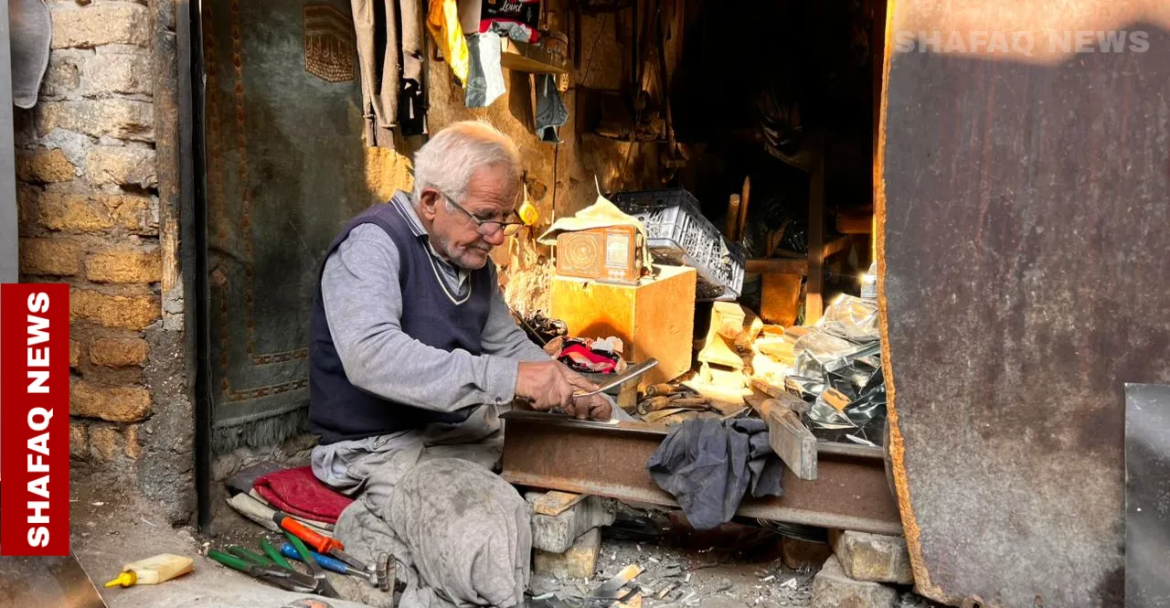 "مكرافة الشواكة" تصارع الاستيراد.. حرفة بغدادية تقاوم الاندثار (صور وفيديوهات)