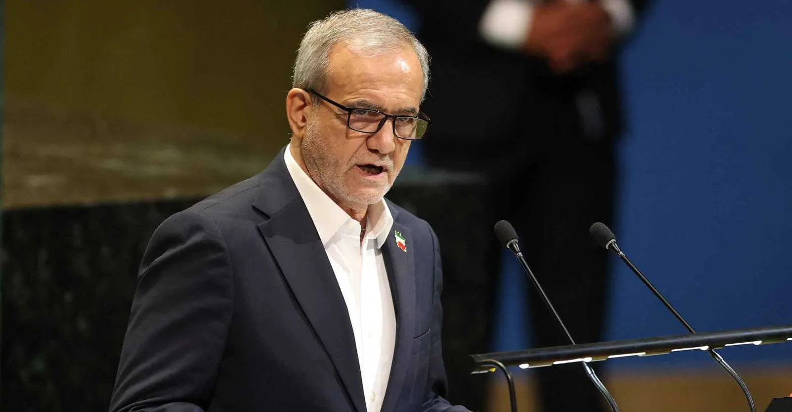 الرئيس الإيراني يرد على ترمب: أي عدوان سيقابل برد قاس