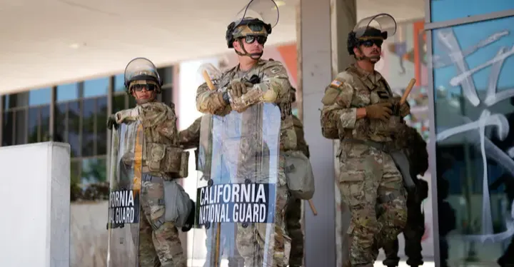 ترمب يسحب الحرس الوطني من ثلاثة مدن أميركية