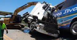 مقتل وإصابة 22 شخصاً بحادث تصادم حافلة وشاحنة جنوب البرازيل