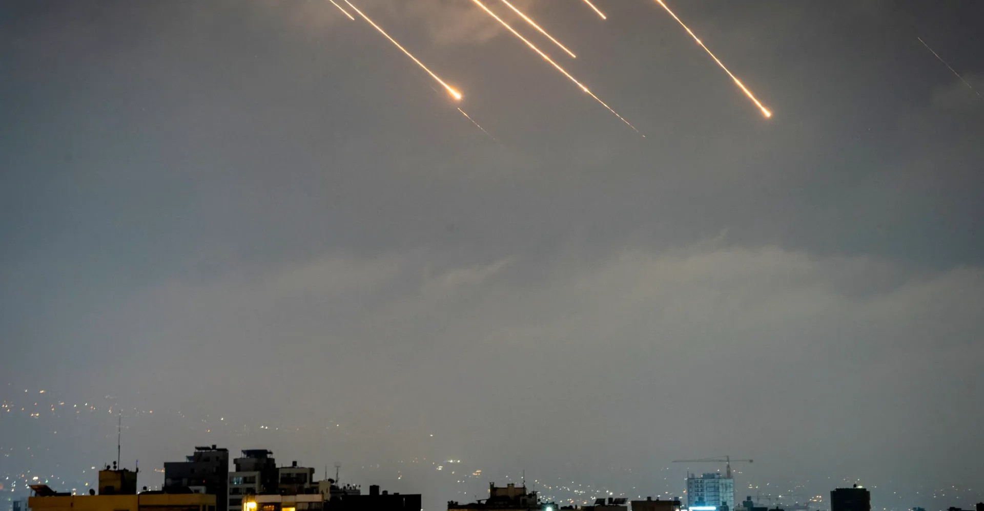 "رويترز" عن مسؤول إيراني: نخشى أن تكون طهران الضحية التالية لترمب