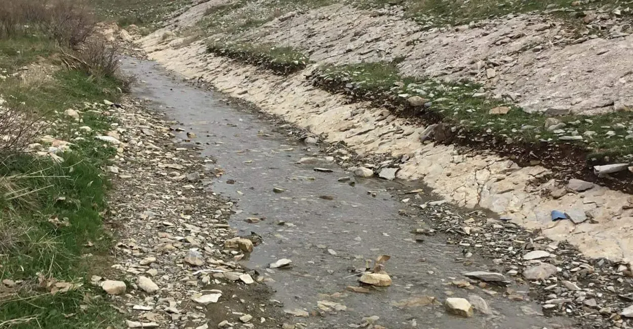 Flash floods uncover buried historic water channels northern Iraq