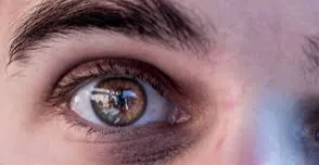 طفرة خفية في الـDNA تكشف سر العمى الوراثي - شفق نيوز