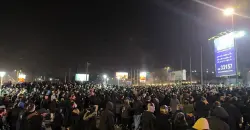 Iran warns army may intervene as protests persist