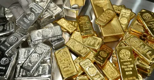 Gold surpasses $4,600 as geopolitics fuel safe-haven rush