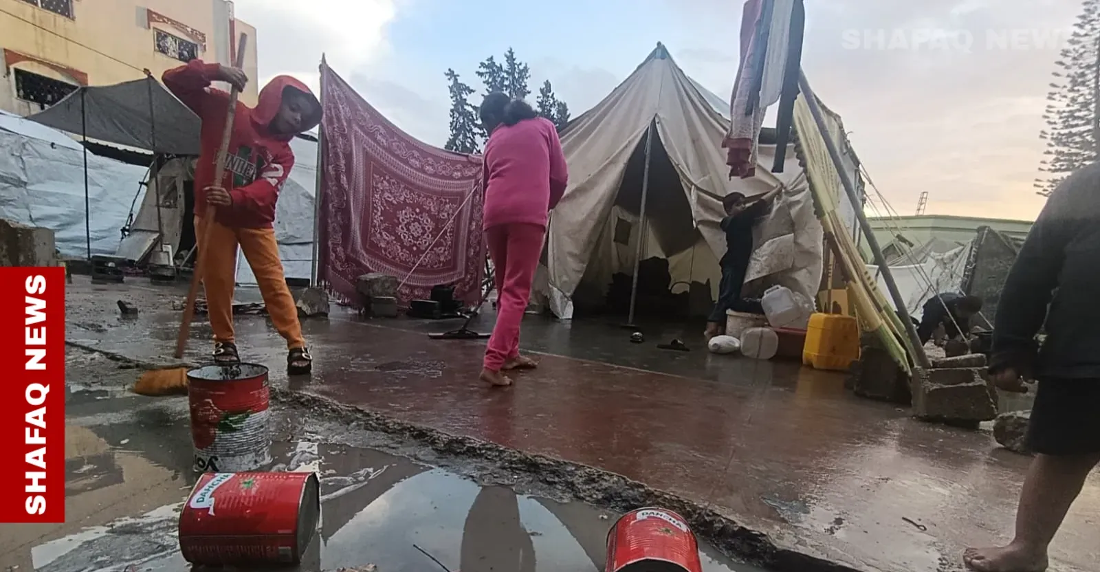 Gaza: Cold kills children, elderly as 127,000 tents fail