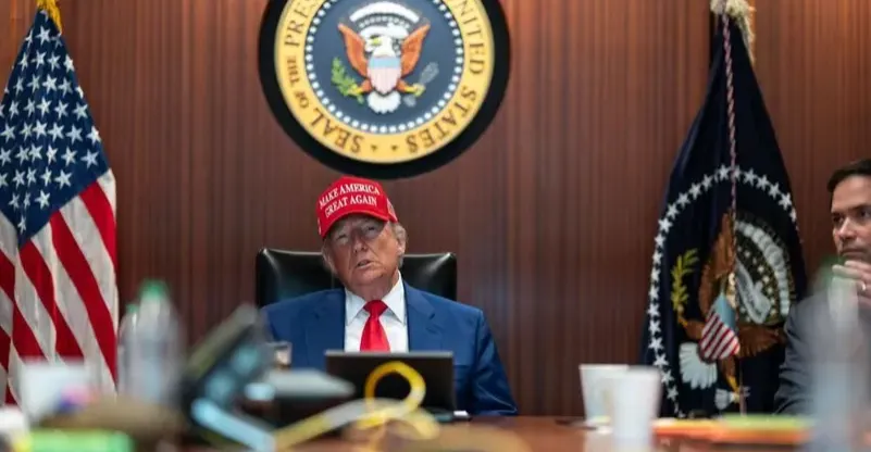 ترمب للايرانيين: سيطروا على المؤسسات.. المساعدة قادمة في الطريق