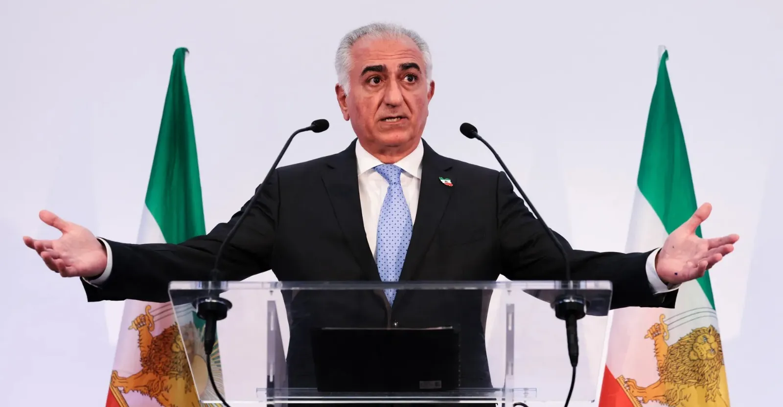 "اكسيوس": مبعوث ترمب التقى سراً رضا بهلوي لبحث الاحتجاجات الإيرانية