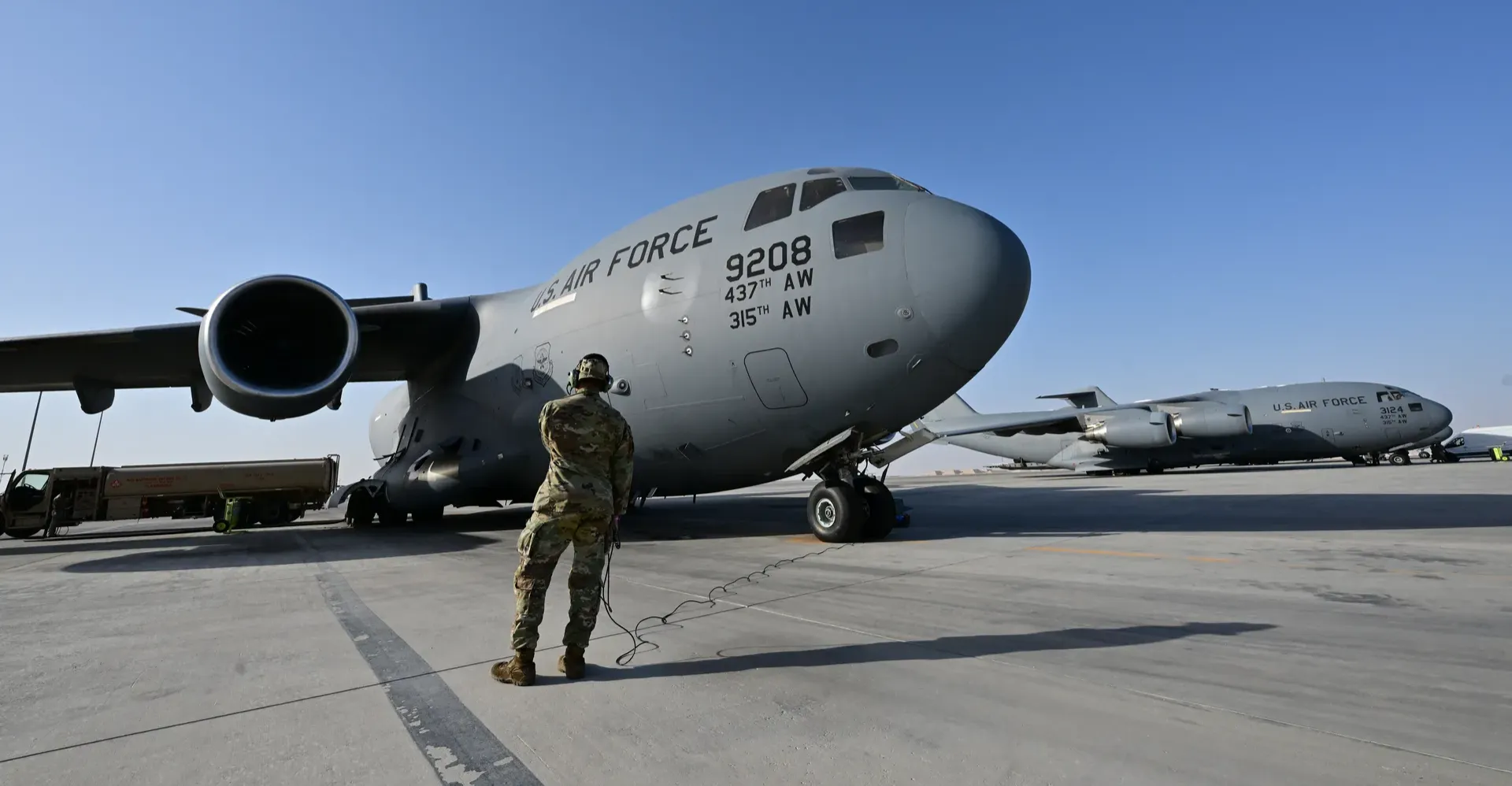 اكسيوس: واشنطن تسحب قواتها من قواعد في الشرق الأوسط تزامناً مع ضربة محتملة على إيران