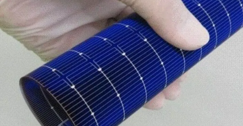 الصين تكشف عن لوحة شمسية بسمك ورقة وكفاءة أعلى
