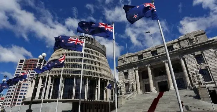 نيوزيلندا تغلق سفارتها في إيران