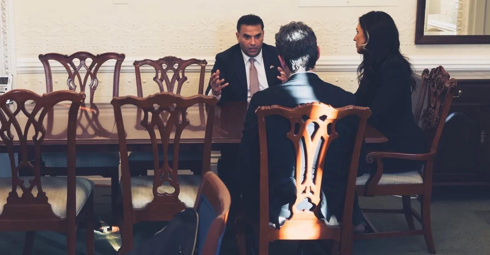 مبعوث ترمب: ملاحقة الميليشيات وتعزيز أمن العراق أولوية أميركية