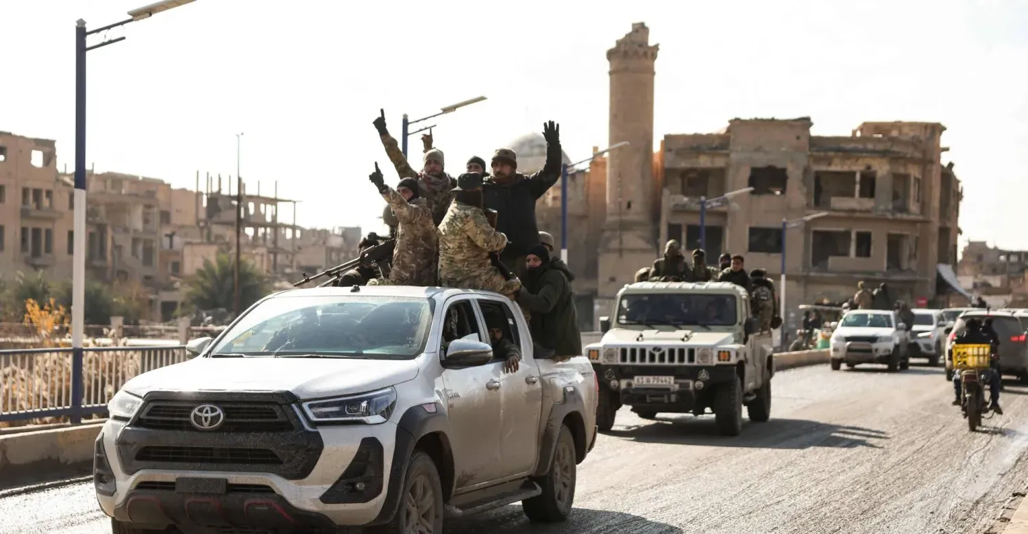 سوريا.. اتهامات بين "قسد" ودمشق حول سجون داعش والتحالف الدولي "يتدخل"