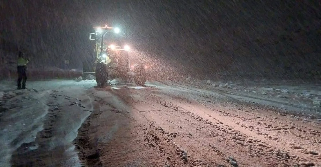 أربيل تطلق تحذيراً للسكان.. كثافة تساقط الثلوج أغلقت طرقاً رئيسية