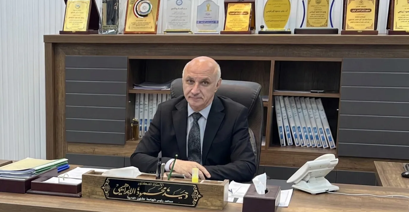 تواقيع لإقالة رئيس جامعة الموصل بعد نقل آلاف التدريسيين وتراجع التصنيف