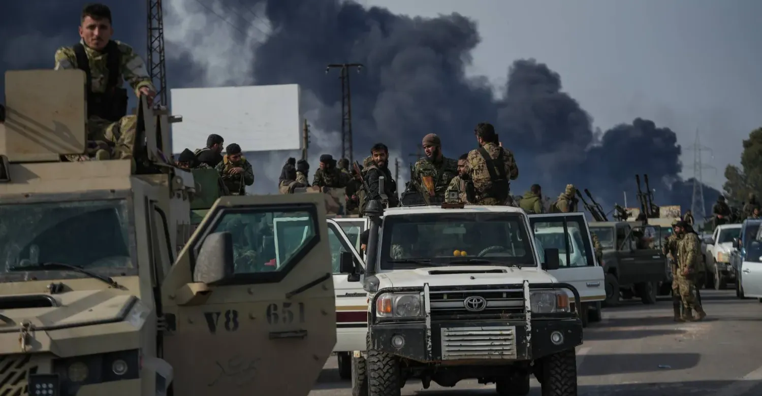 كوباني بلا انترنت.. معارك "قسد" والقوات الحكومية مستمرة وسط تبادل الاتهامات